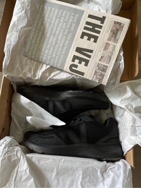 Veja Sneakers 6.5
